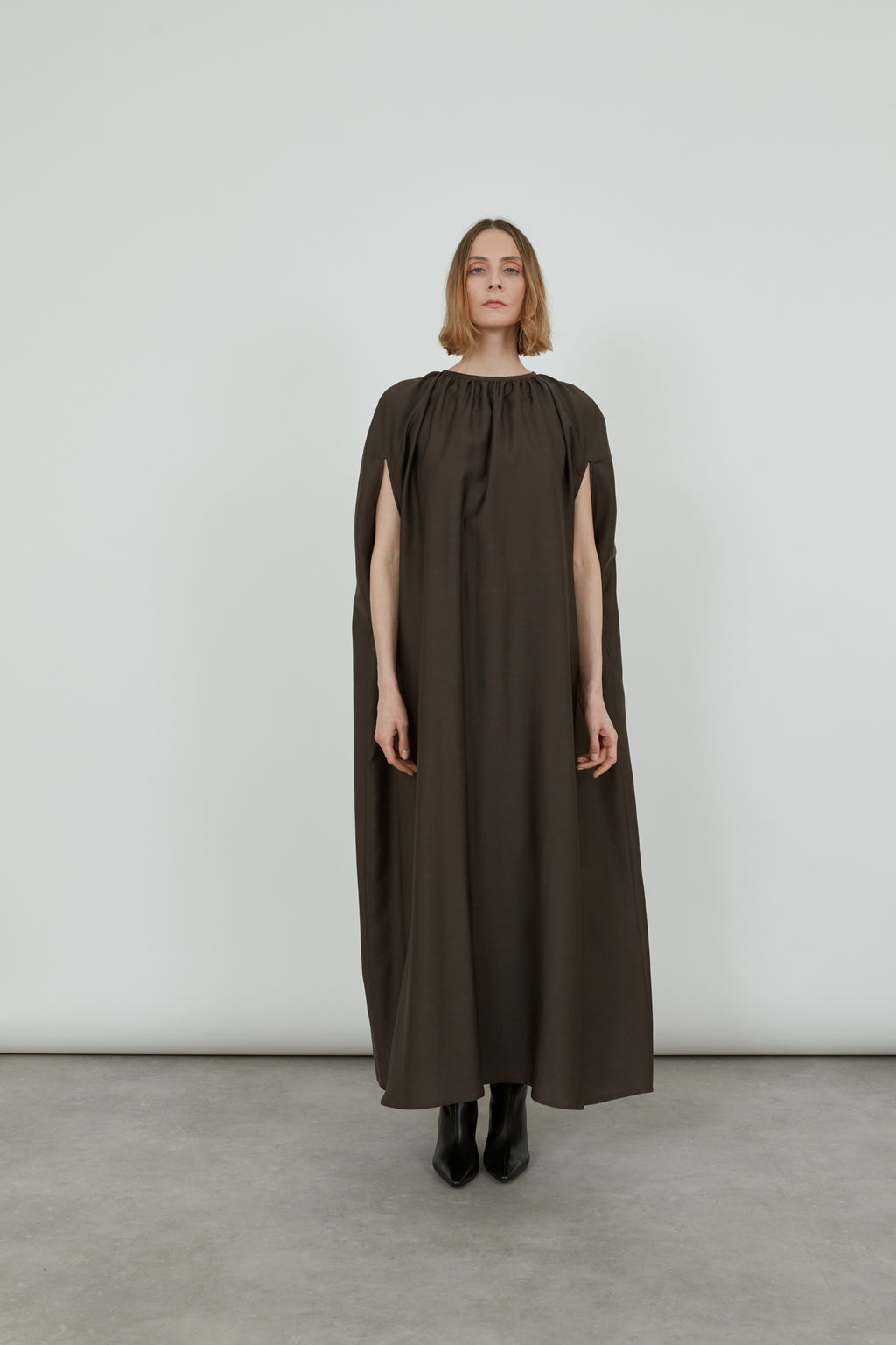 Gillian cape dress | Chocolate - Wool-silk blend