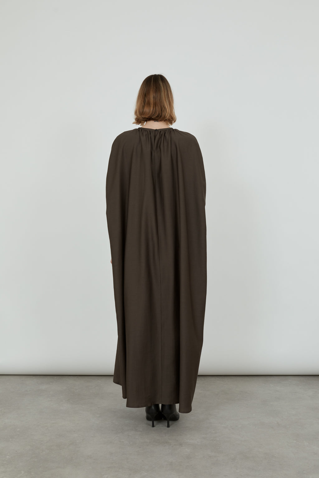 Gillian cape dress | Chocolate - Wool-silk blend