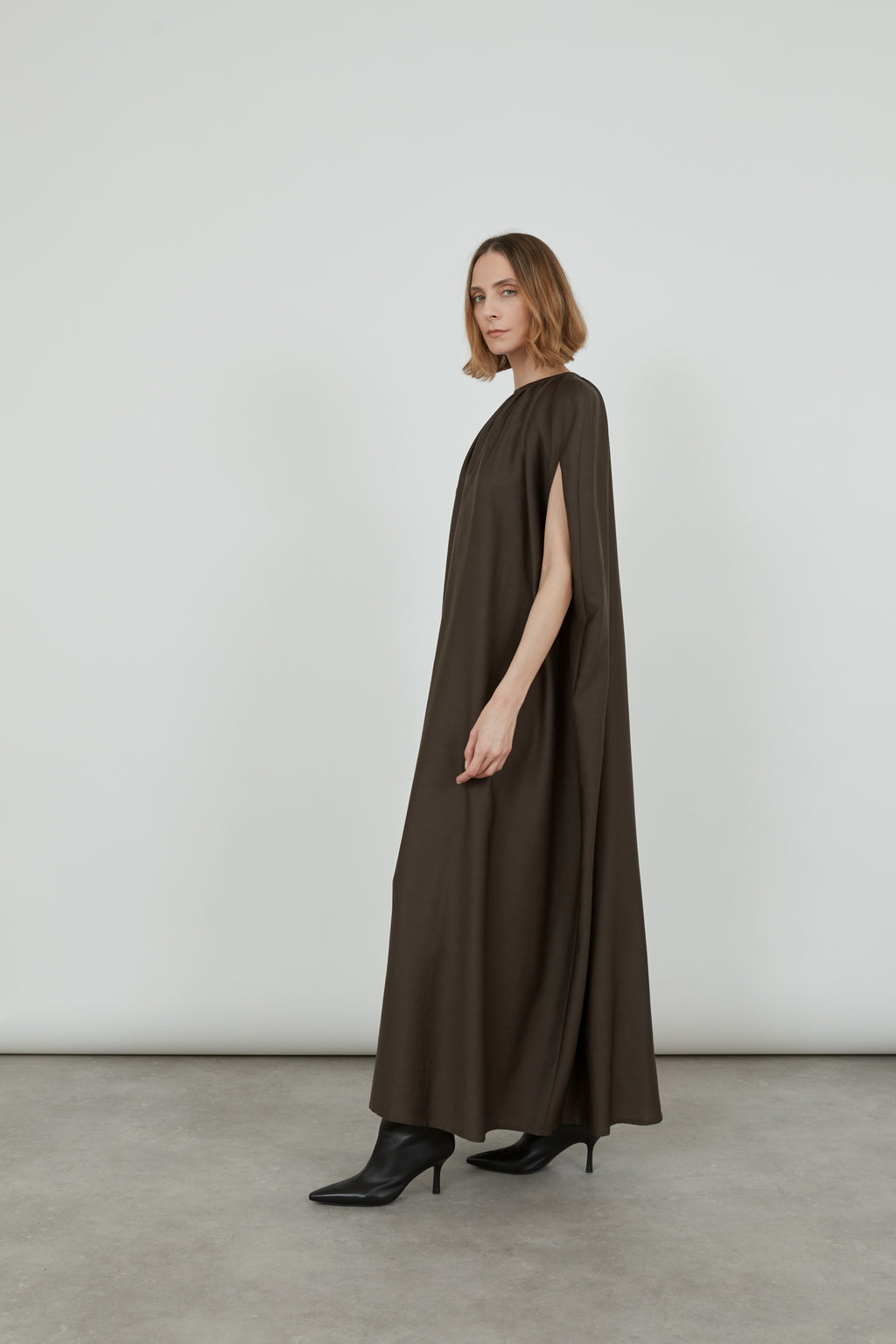 Gillian cape dress | Chocolate - Wool-silk blend