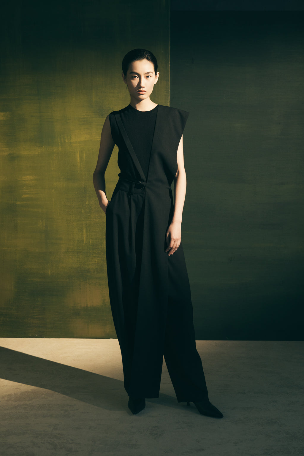 Mia pinafore | Black - Virgin wool