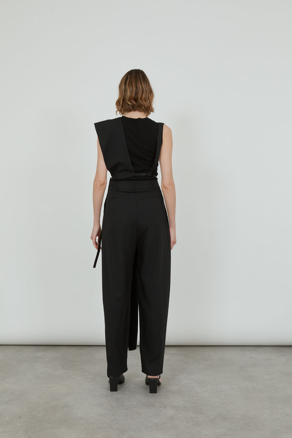 Mia pinafore | Black - Virgin wool