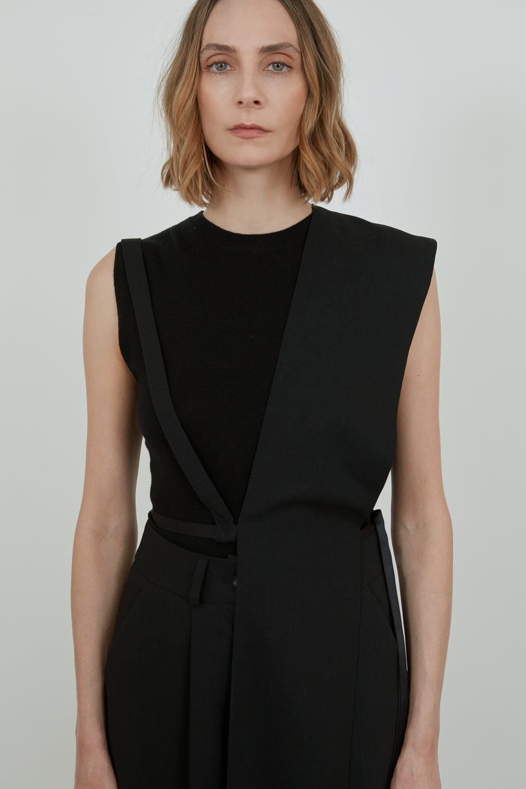 Mia pinafore | Black - Virgin wool