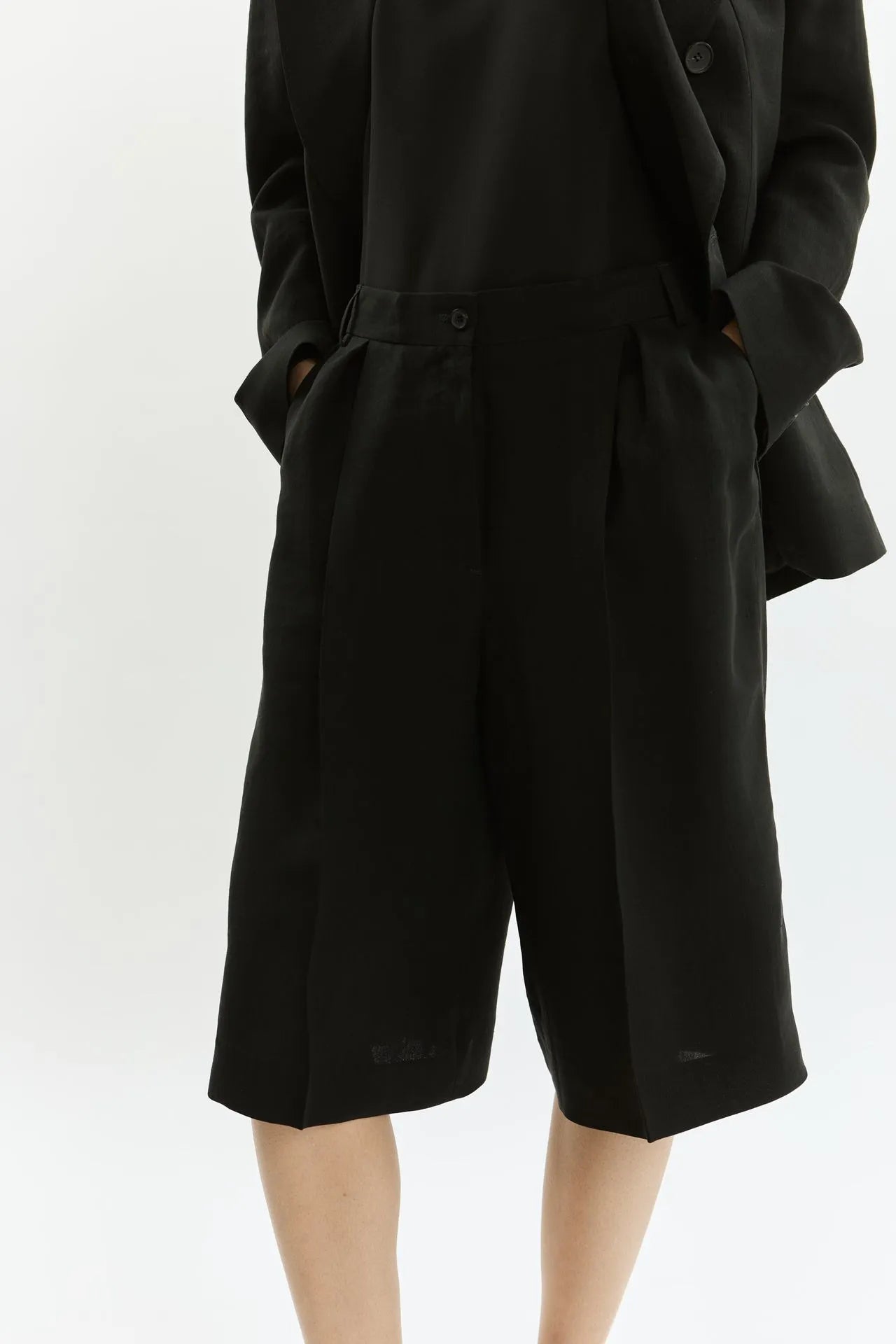 Piper bermuda shorts | Black - Linen silk blend