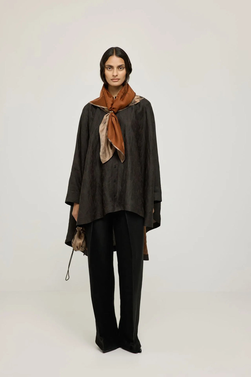 Yulia carré scarf | Taupe print - Mud silk