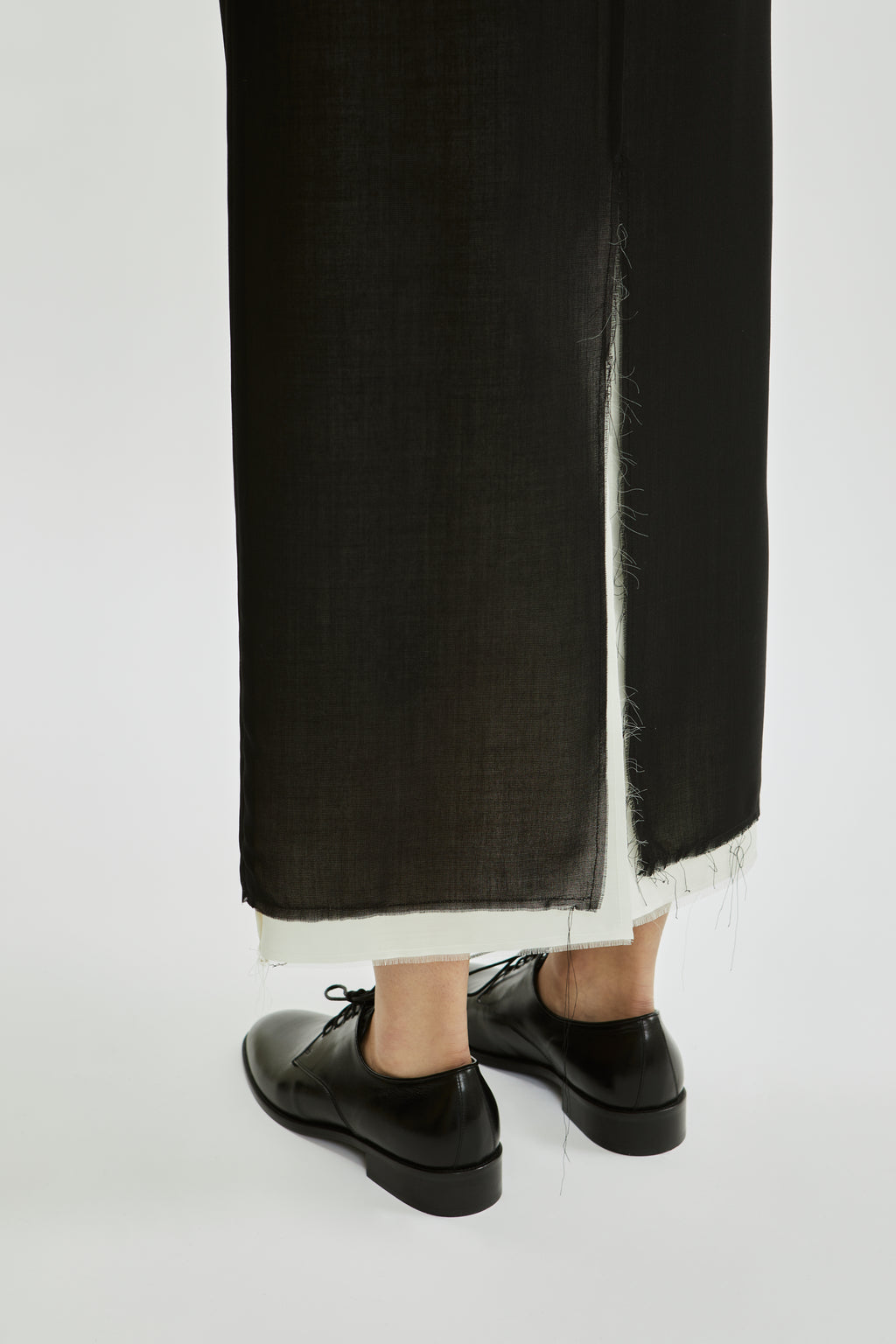 Alvida skirt raw | Black off white - Virgin wool