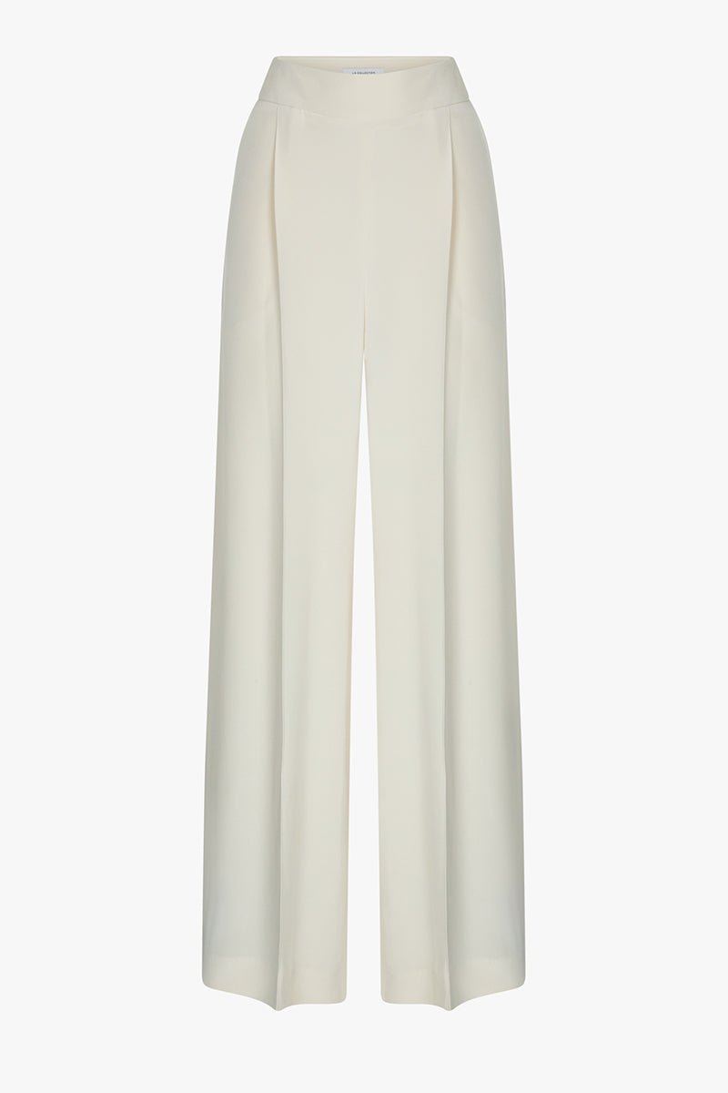 Front view Asami trousers crepe silk Off white.