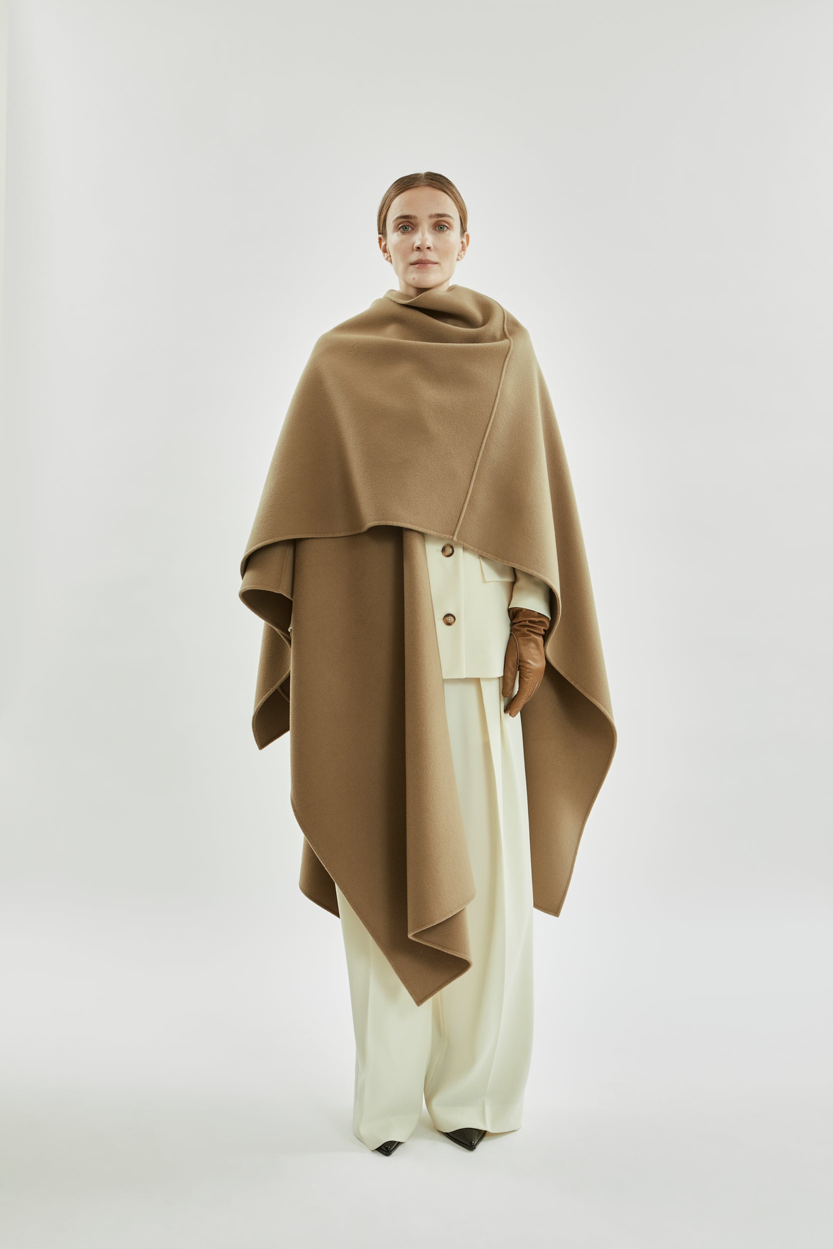 La Collection – Aspen Poncho in Greige Wool–Cashmere Blend