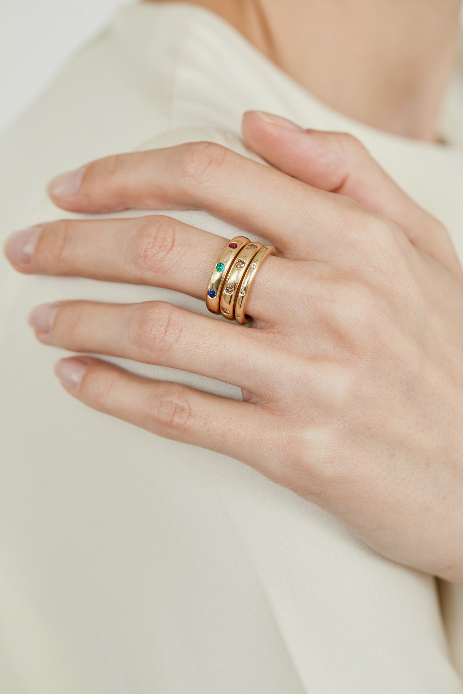 Calla ring | 18K gold - Emerald, sapphire and ruby