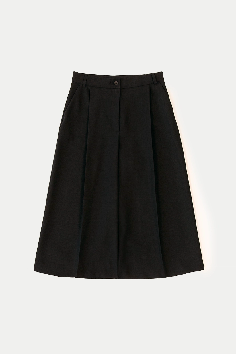 Estee bermudas | Black - Virgin wool