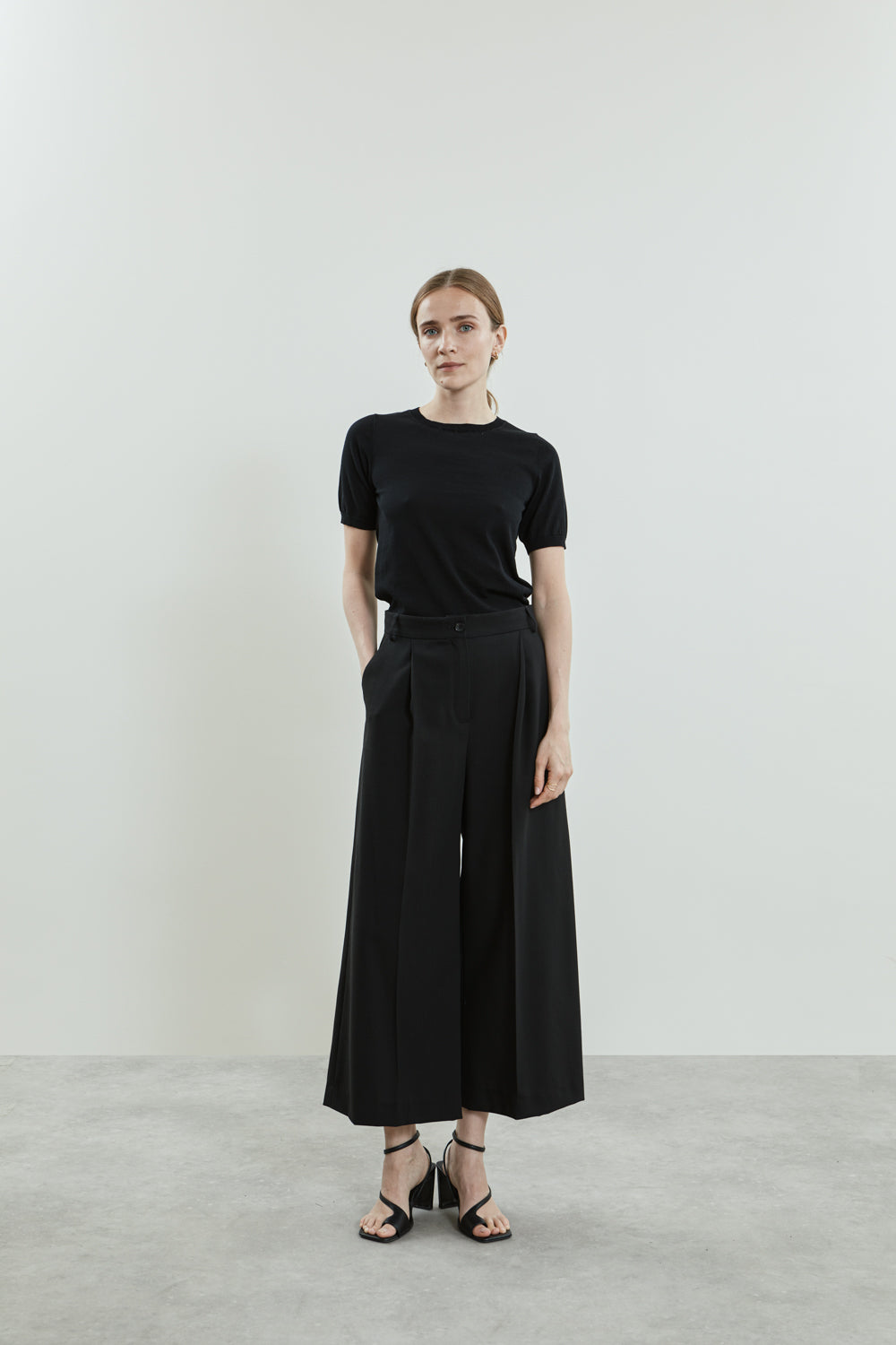 Carina trousers | Black - Virgin wool