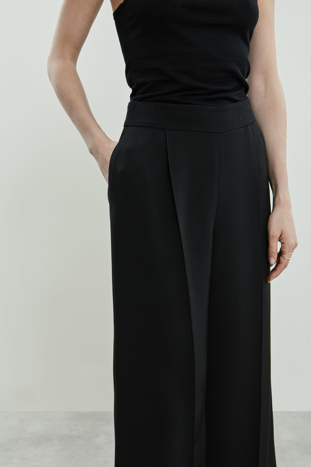 Asami trousers | Black - Crepe silk