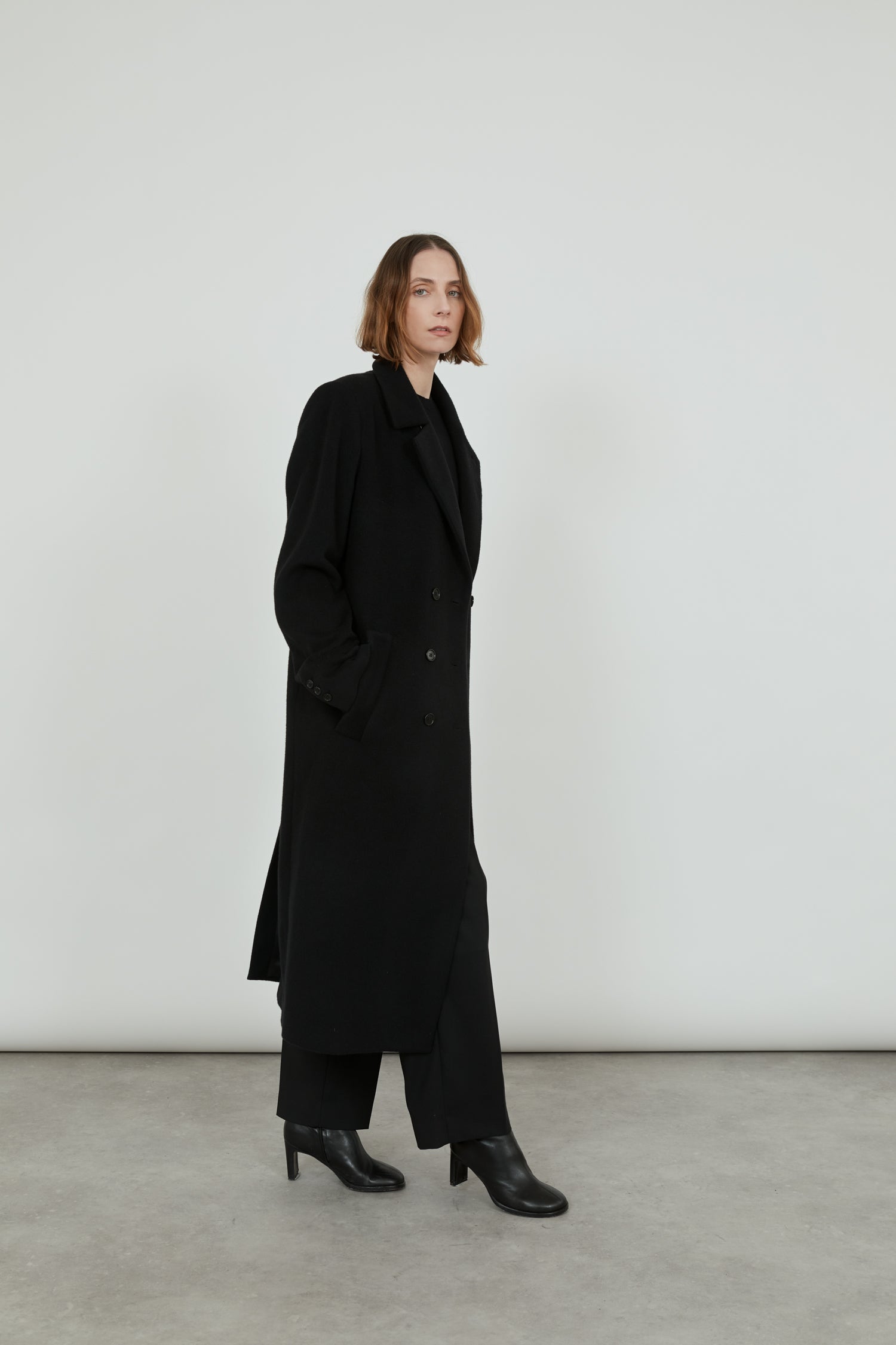 casumere 100% balcaan black coat al www.krzysztofbialy.com